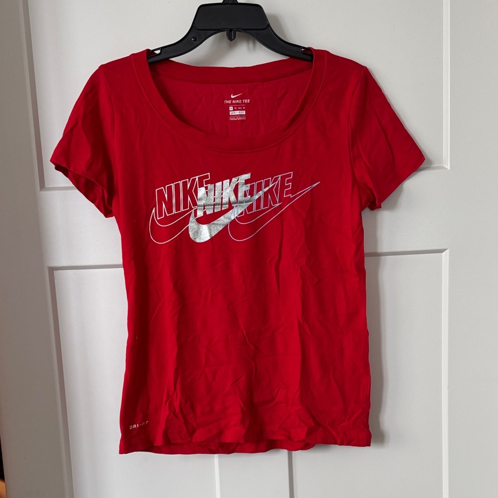 Nike Women's Red Short Sleeve Tee